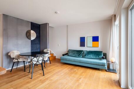 Moderne 4-Zimmerwohnung mit Balkon über zwei Ebenen