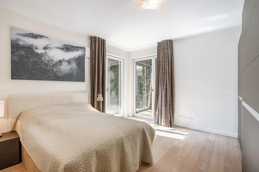 Bedroom to the garden