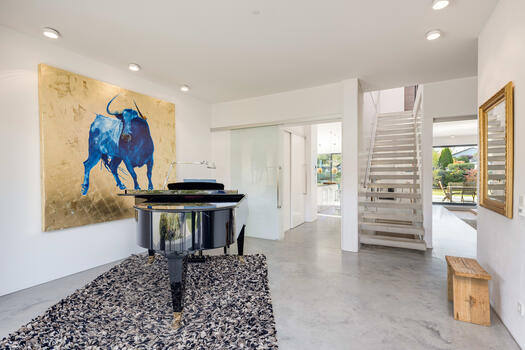 Prestigious entrance