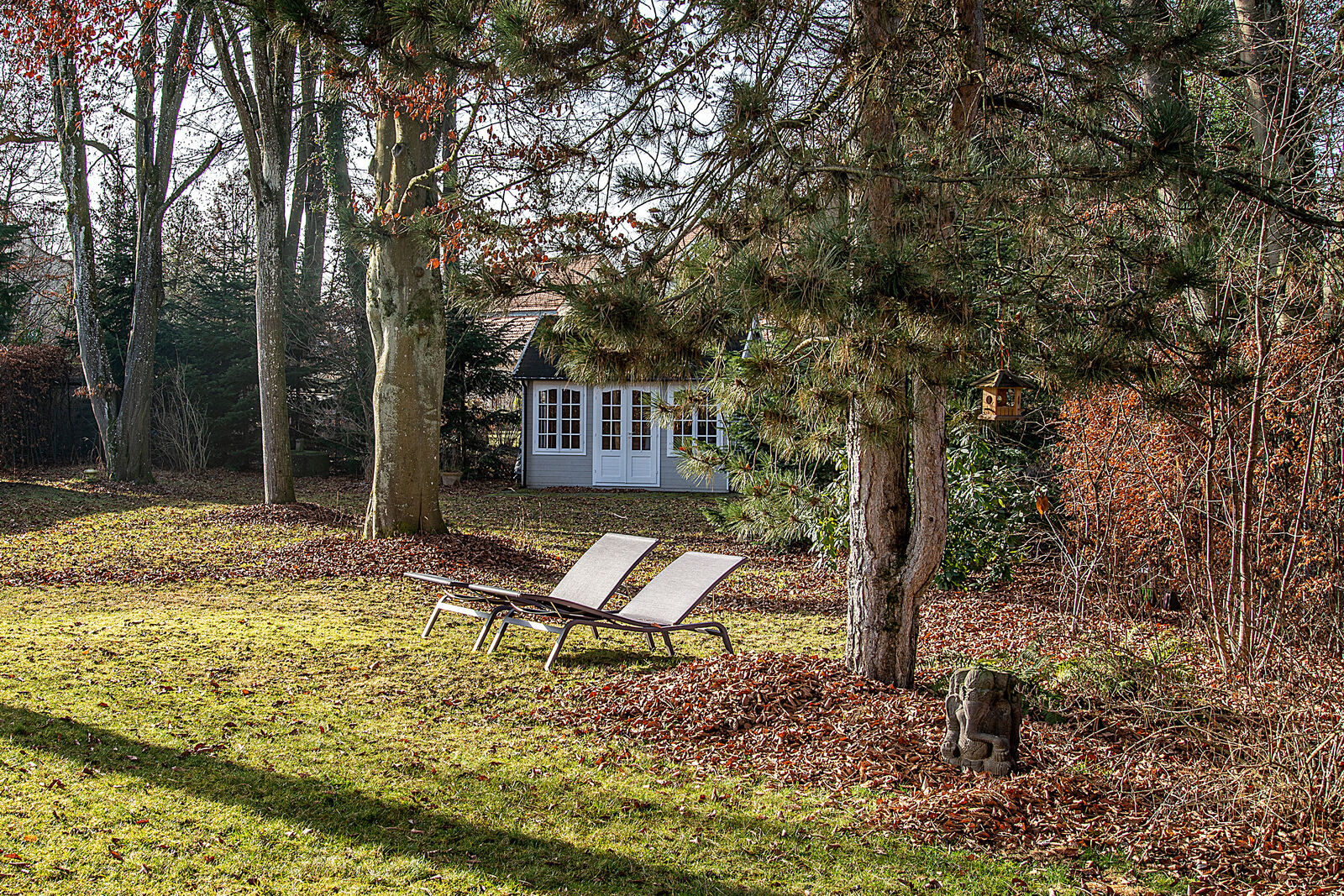 Garten mit Sommerhaus