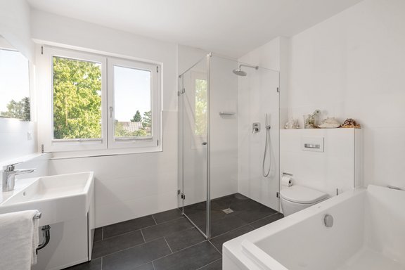 Hochwertig ausgestattete Bäder