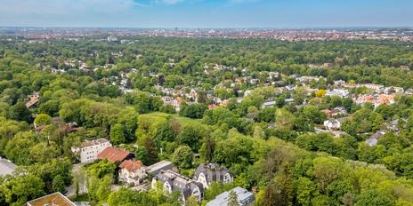 Moderne Eleganz: 4-Zimmer-Wohnung mit West-Loggia und weitem Blick in die Natur