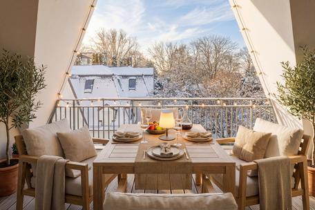 Moderne Eleganz: 4-Zimmer-Wohnung mit West-Loggia und weitem Blick in die Natur