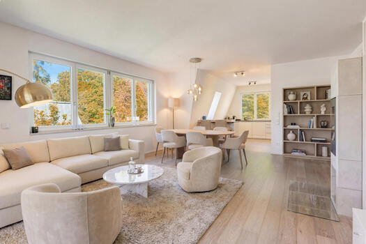 Ideal room layout (virtually furnished)