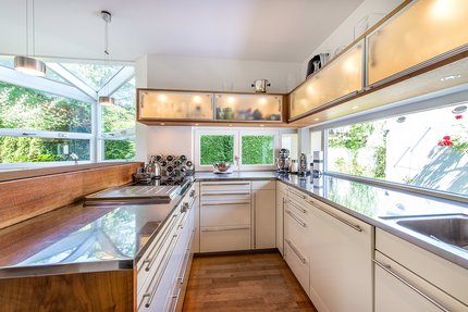 Open plan, bespoke fitted kitchen