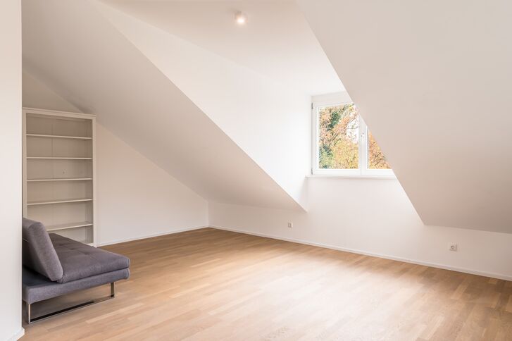 Großzügiges Dachstudio