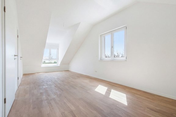 Großzügiges Dachstudio