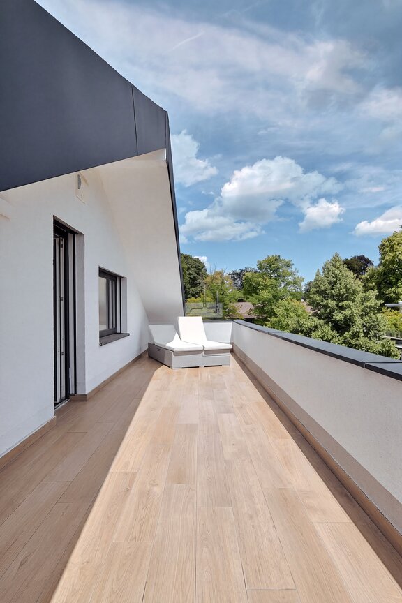 Weitläufige Dachterrasse