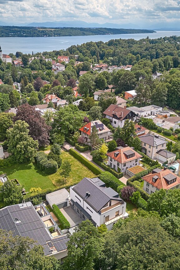 Prachtvoller Baumbestand und Villenbebauung