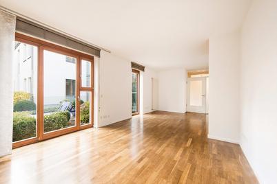 Modern, bright 3-room garden apartment on the Nymphenburg Palace Canal