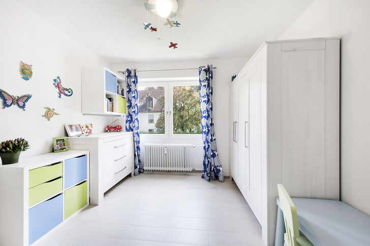 Helles Kinderzimmer