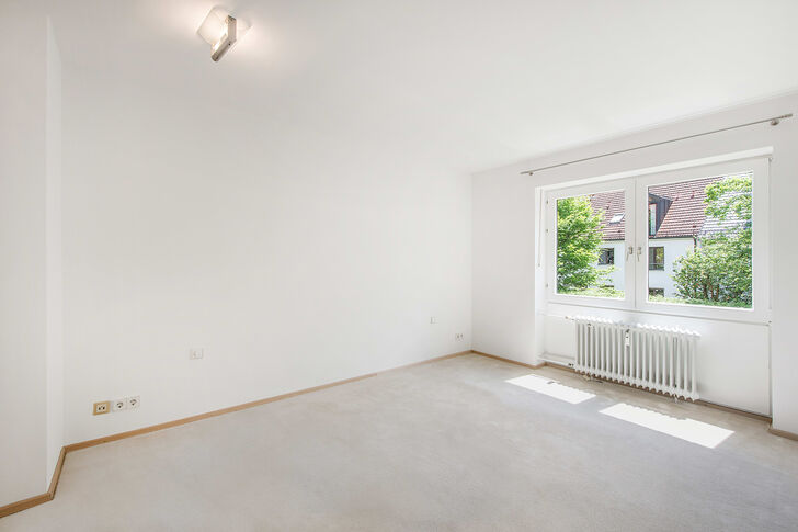 Elternschlafzimmer zur Gartenseite ausgerichtet