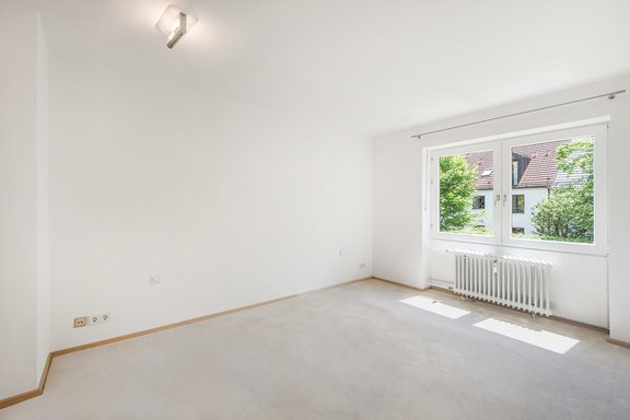 Elternschlafzimmer zur Gartenseite ausgerichtet