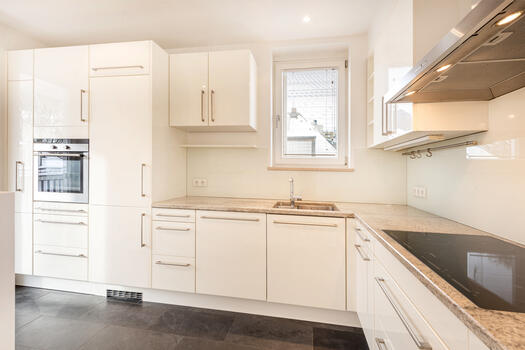 Fitted kitchen with brand appliances