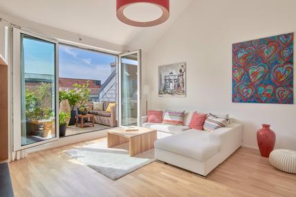 Loftartige 4-Zimmer-Wohnung mit sonniger Dachterrasse und Designerausstattung