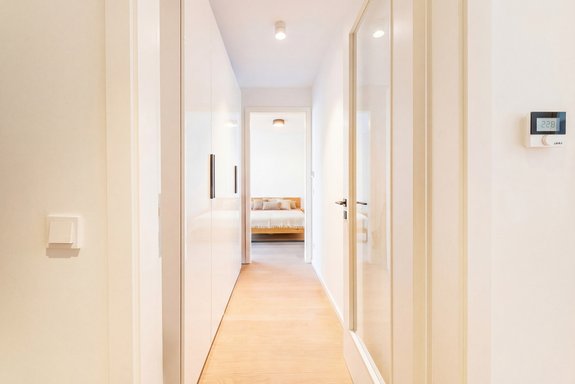 Ankleidebereich zum Schlafzimmer