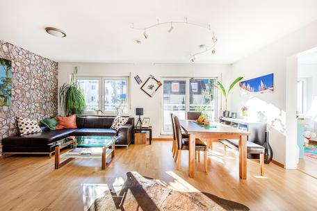 Moderne, lichterfüllte 3-Zimmer-Wohnung mit zwei Balkonen in exzellenter, ruhiger Schwabinger Lage