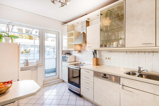 Custom made fitted kitchen