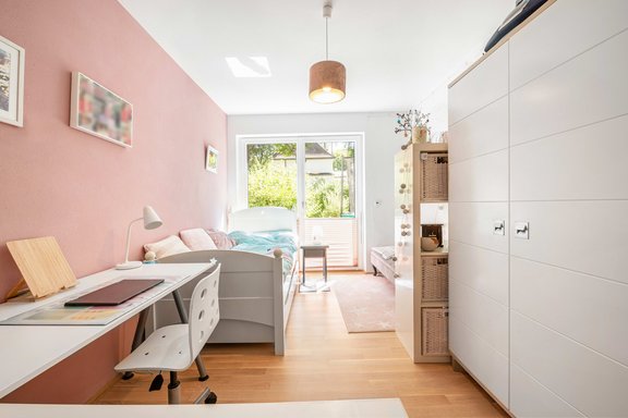 Kinderzimmer mit Stellflächen