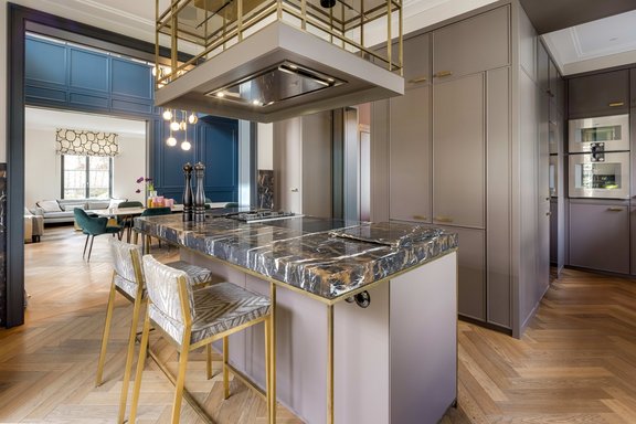 Stylisch-elegante Schreinerküche