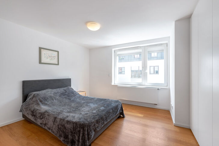 Schlafzimmer mit Einbauschrank