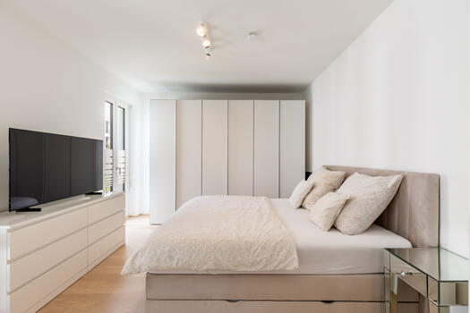 Spacious master bedroom