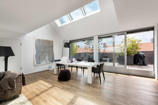 Dining area with roof terrace