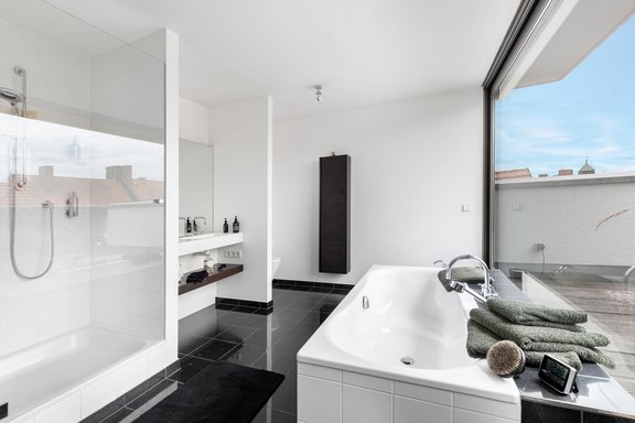 Puristisches Masterbad