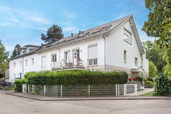 Modernes Mehrfamilienhaus