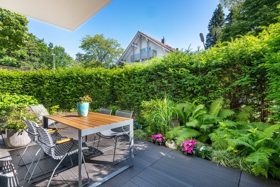 Essplatz auf der Terrasse