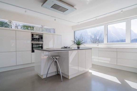 Küche mit hochwertigen Geräten