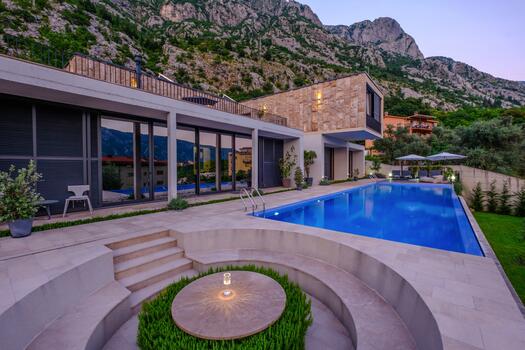 Eingelassener Lounge-Bereich am Pool