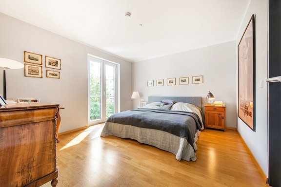 Schlafzimmer mit Gartenaussicht