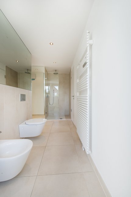 Bodengleiche Dusche mit Regenbrause