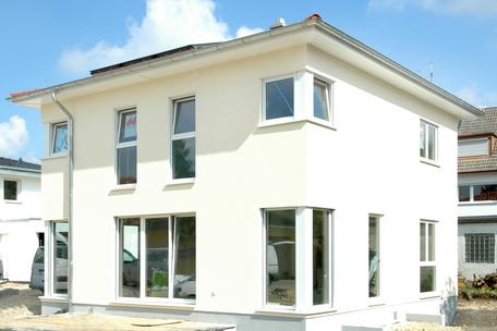 Modern detached house in tasteful architecture