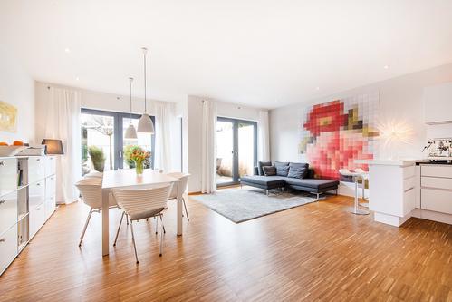 Modernes, familienfreundliches Stadthaus mit Top-Ausstattung, Dachterrasse und Westgarten