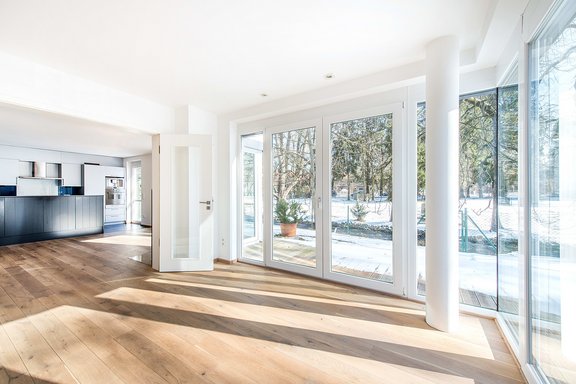 Attraktiver Wohnbereich mit Würmblick