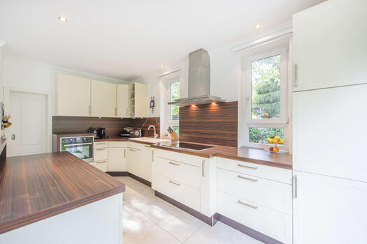 High quality fitted kitchen