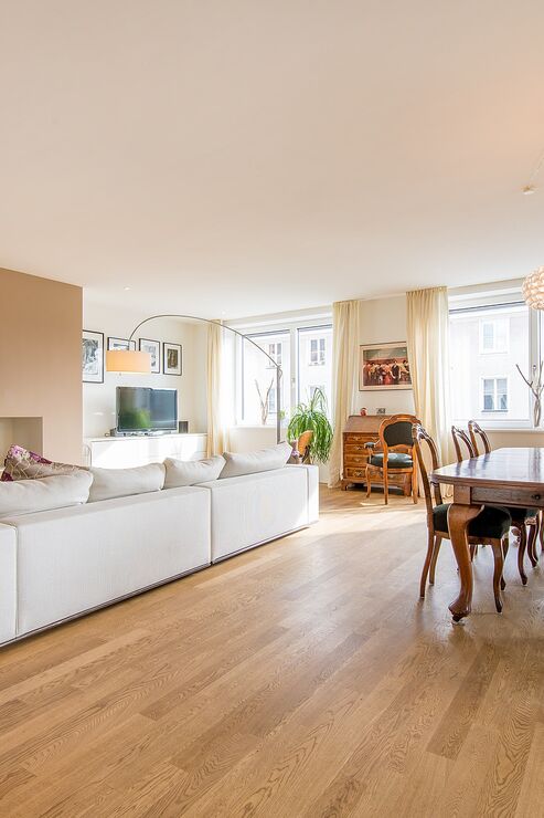 Wohnzimmer mit Kamin