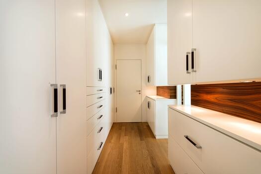 Dressing room with bathroom access