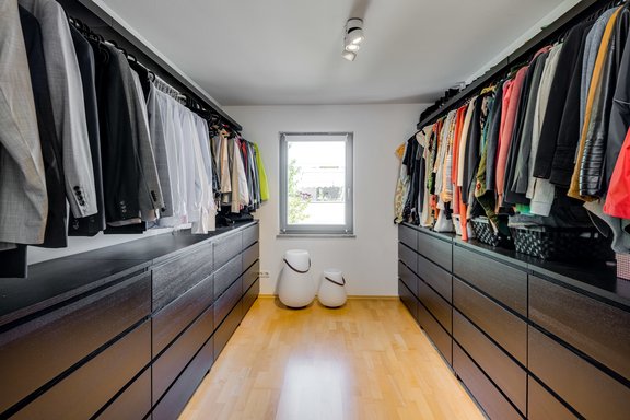 Dressing room 2nd floor