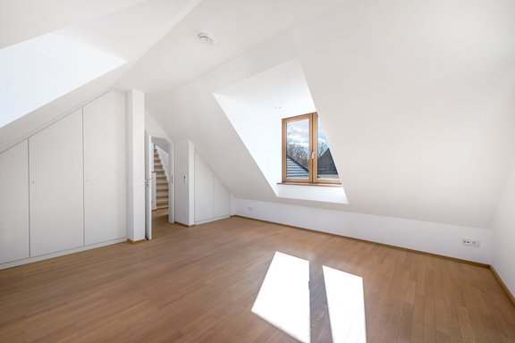 Masterschlafzimmer mit Einbauschränken