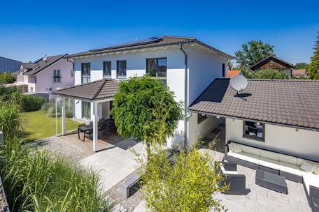 Modernes, top ausgestattetes Einfamilienhaus mit Garten