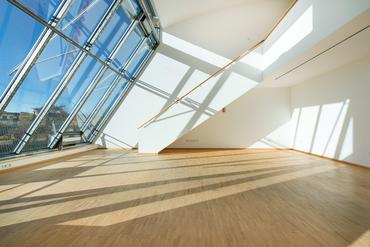 Modern and light-filled loft over two levels with beautiful south-facing roof terrace