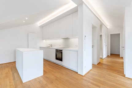 Schreiner-Küche mit Kochinsel