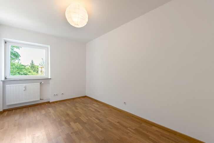 Schlafzimmer mit Stellflächen