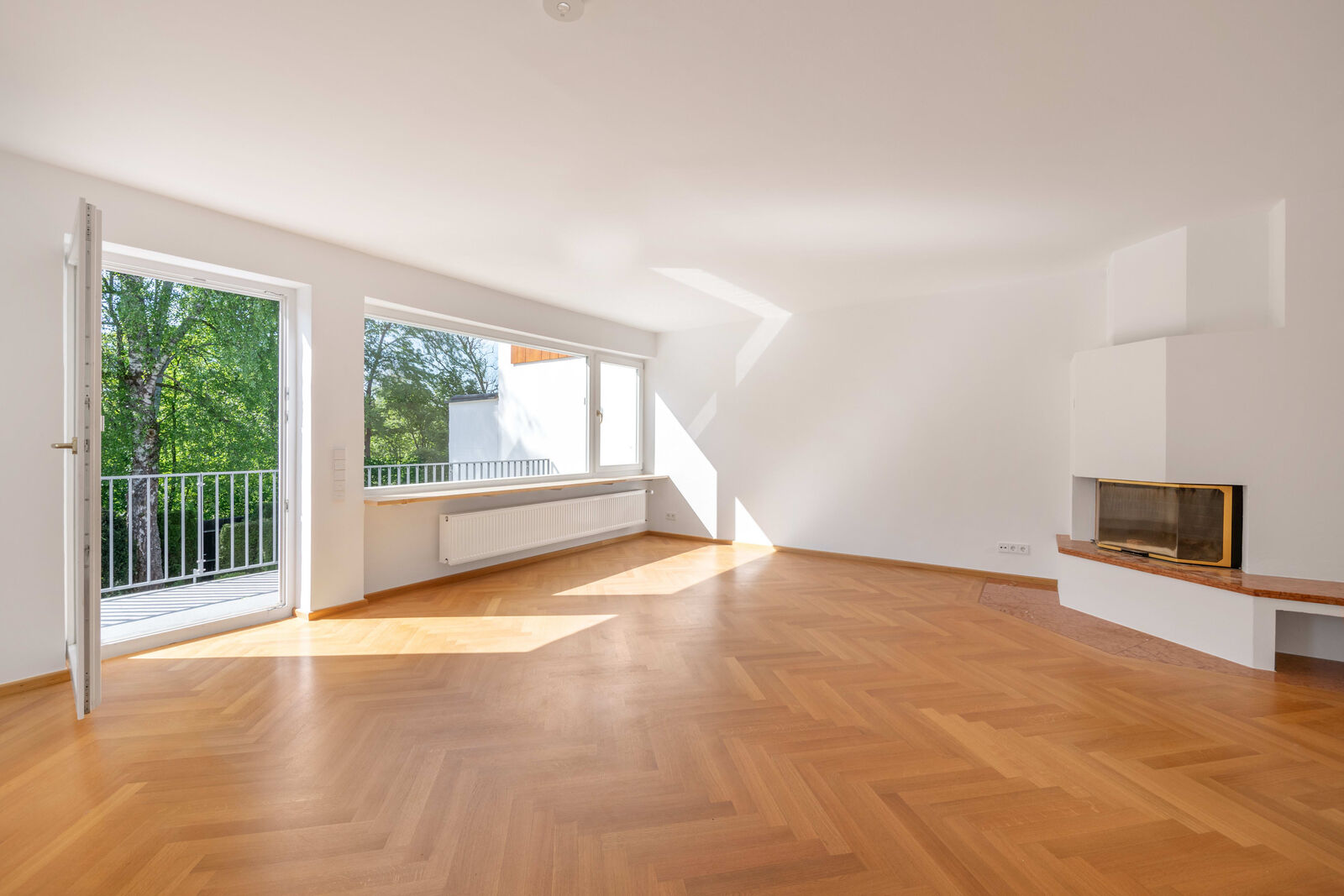 Wohn-/Essbereich mit Kamin