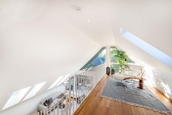 Lounge and reading area