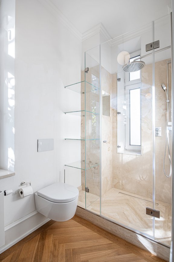 Duschbad aus edlem Travertin