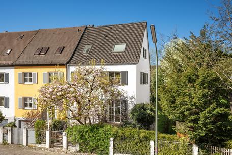 Modernisiertes Stadthaus von 1934 im begehrten, familienfreundlichen Gern